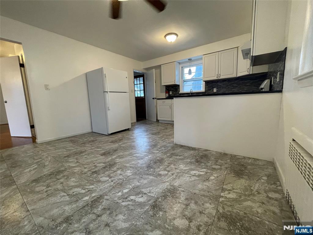461-463 Boyden Avenue 1 - Photo 3