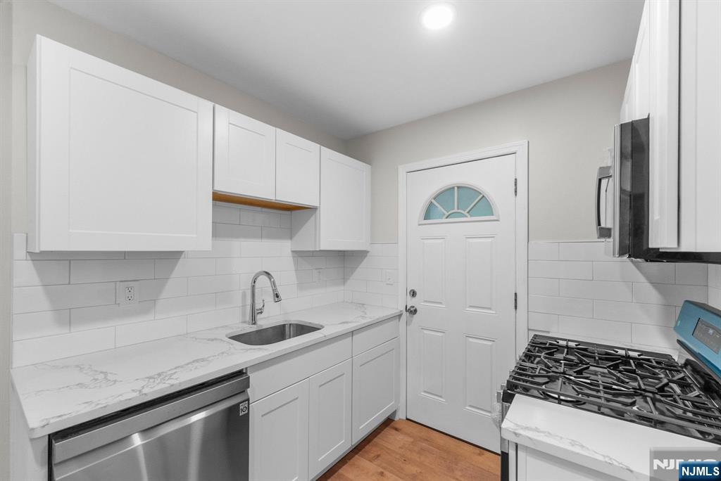925 Middlesex Street