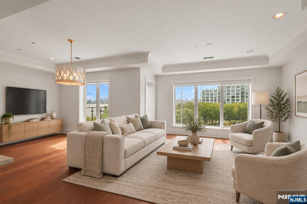 150 Henley Place 404 - Photo 5