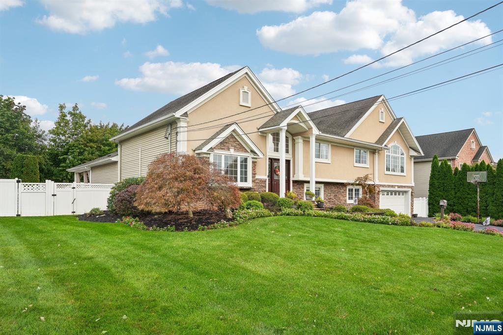 Photo 2 of Single family home for sale at 22 Allen Dr, Wayne, NJ 07470 | MLS# 26037172 | Listing updated on 2026-10-05