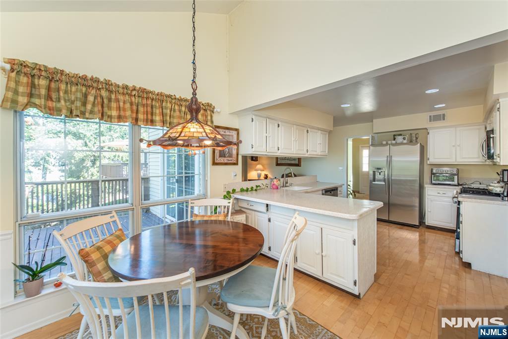 Photo 4 of Townhouse for sale at 8 Birdseye Cir, Wayne, NJ 07470 | MLS# 26037180 | Listing updated on 2026-10-07