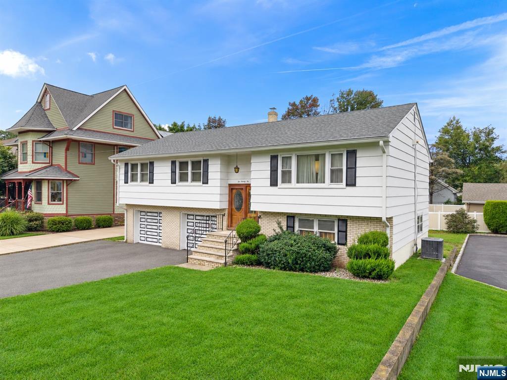 Photo 2 of Single family home for sale at 222 Vreeland Ave, Nutley, NJ 07110 | MLS# 26037191 | Listing updated on 2026-10-04