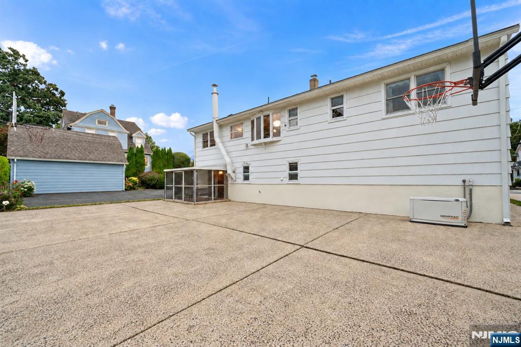222 Vreeland Avenue