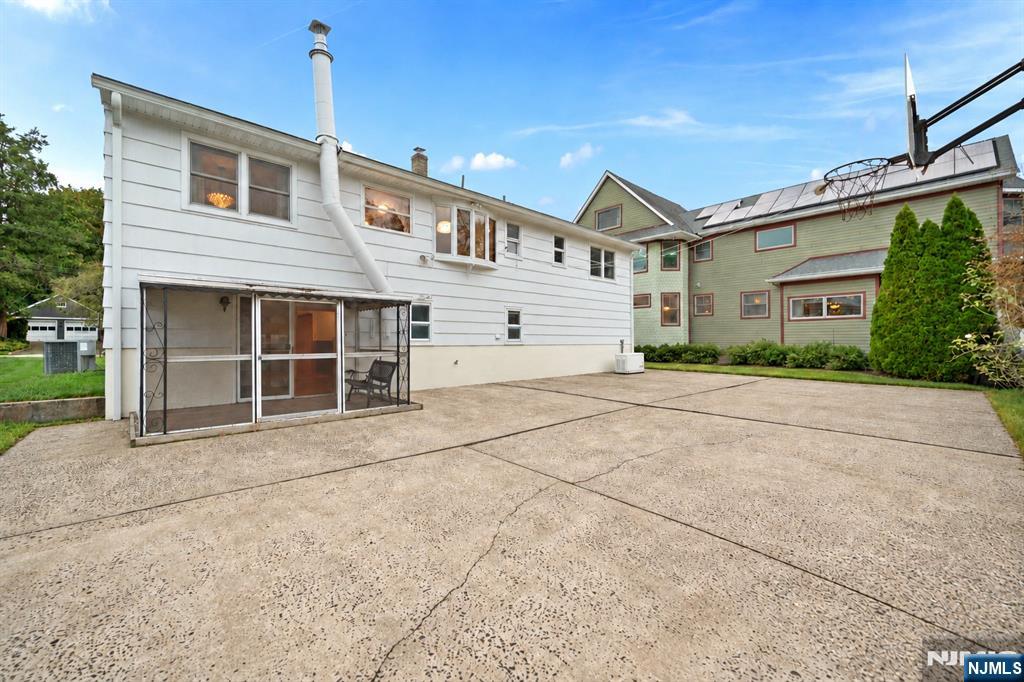 222 Vreeland Avenue