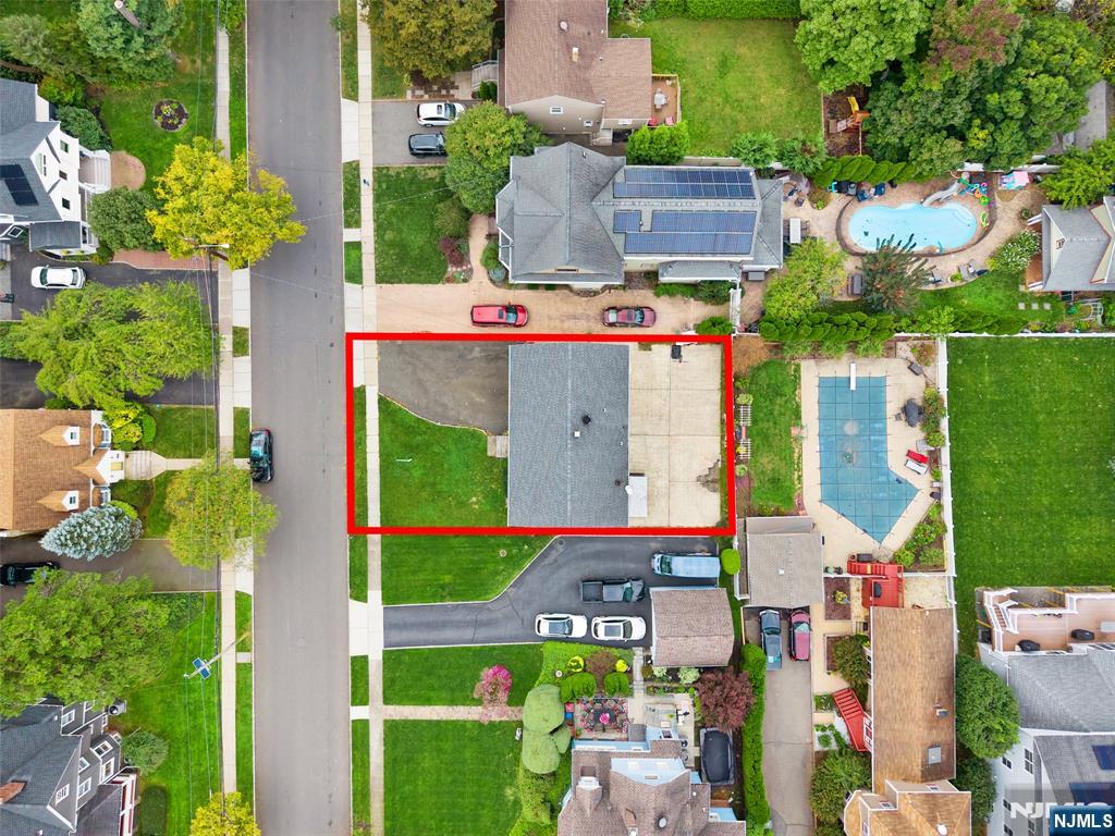 Photo 4 of Single family home for sale at 222 Vreeland Ave, Nutley, NJ 07110 | MLS# 26037191 | Listing updated on 2026-10-04