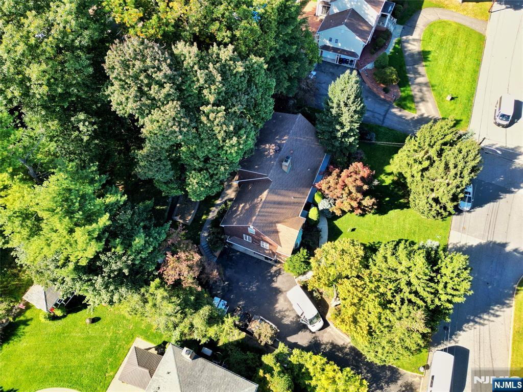 Photo 3 of House for sale at 26 Faber Dr, Hawthorne, NJ 07506 | MLS# 26037194 | Listing updated on 2026-10-07