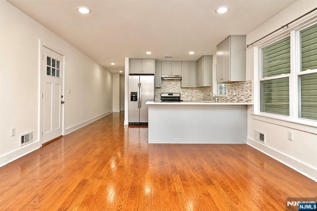 478 S 16th Street - Photo 2