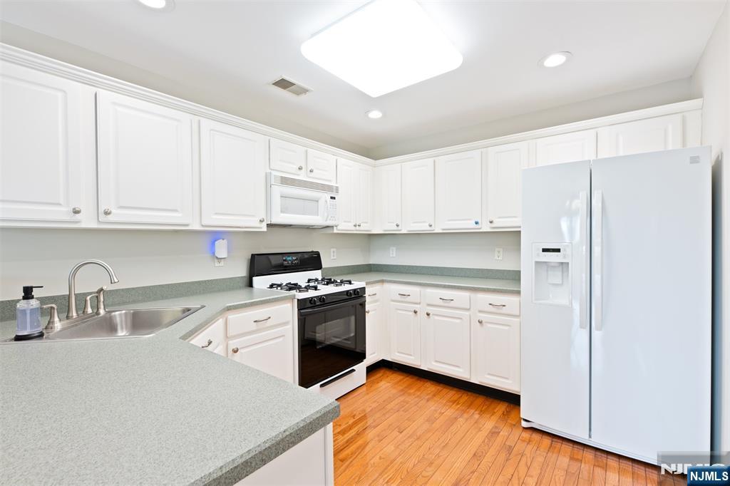 Photo 2 of Townhouse for sale at 1030 Robin Ct #700, Green Brook, NJ 08812 | MLS# 26037204 | Listing updated on 2026-10-06