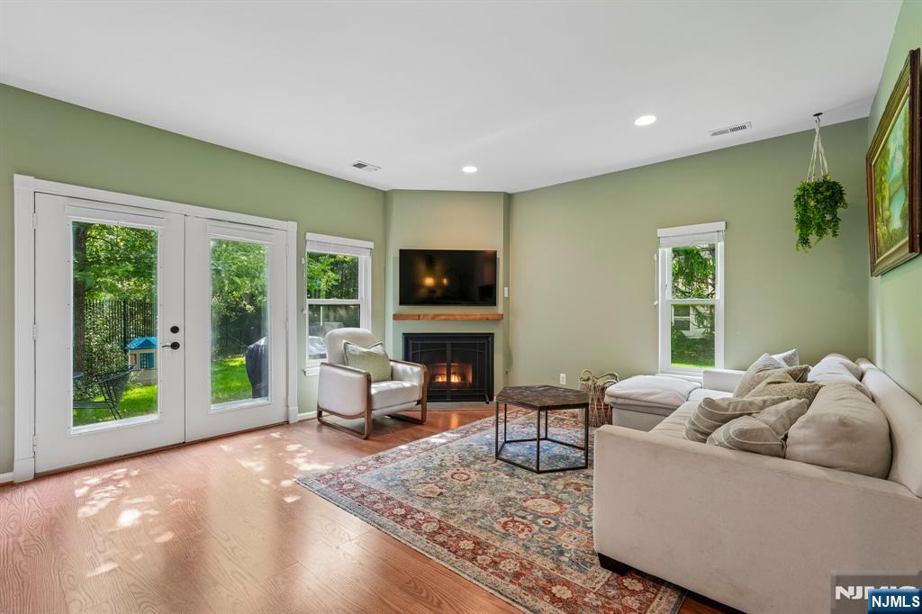 Photo 4 of Townhouse for sale at 8001 Brittany Dr, Wayne, NJ 07470 | MLS# 26037211 | Listing updated on 2026-10-05