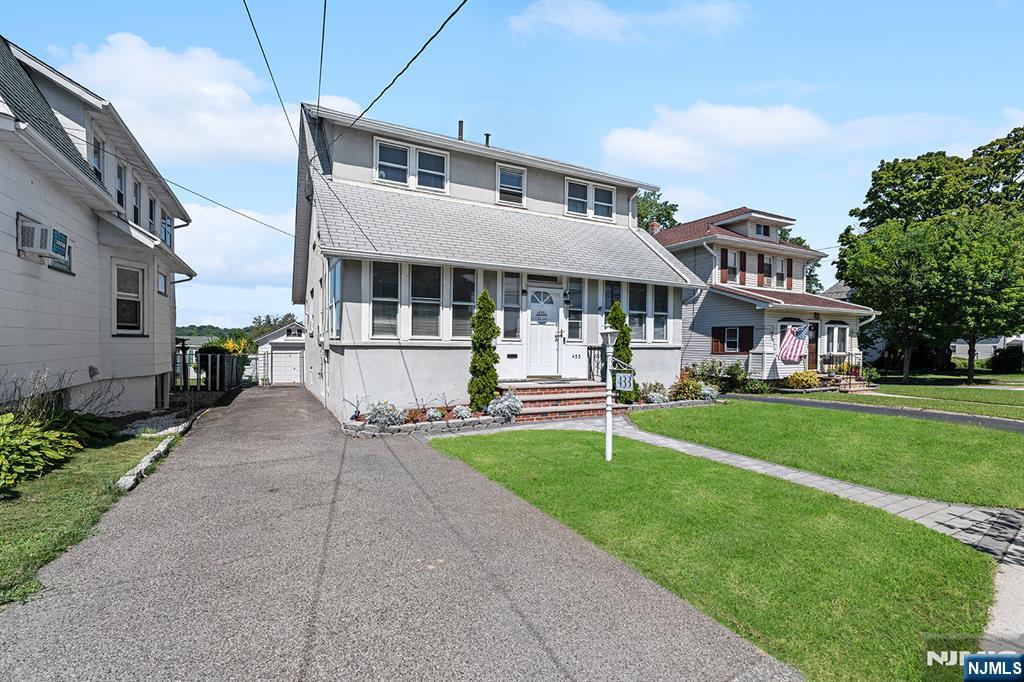 Photo 1 of Single family home for sale at 433 Stuyvesant Ave, Lyndhurst, NJ 07071 | MLS# 26037212 | Listing updated on 2026-10-04