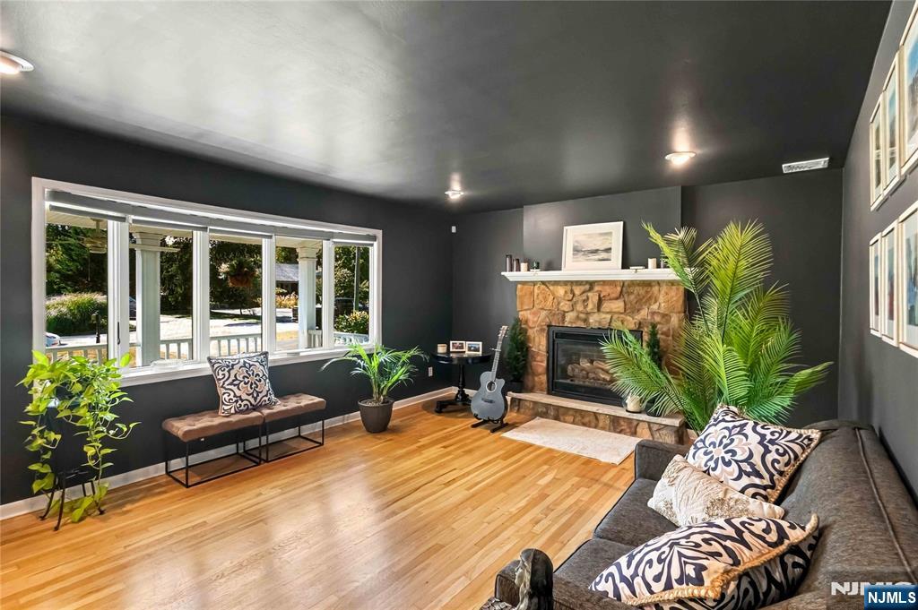 580 Egan Terrace - Photo 5