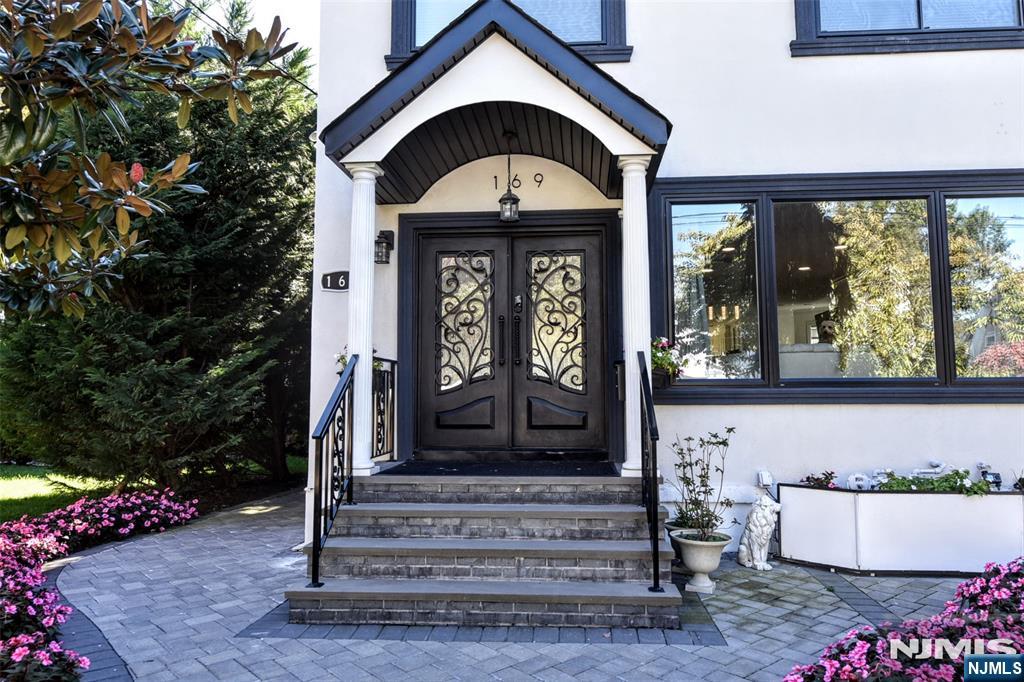 169 Woodward Avenue - Photo 3