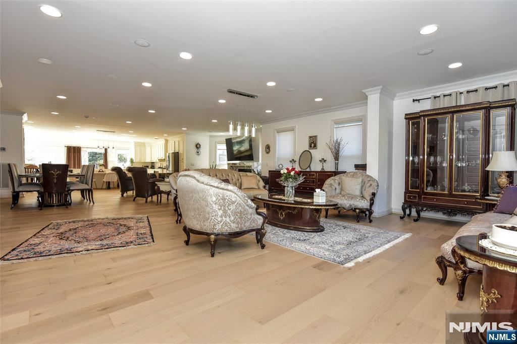 169 Woodward Avenue - Photo 5