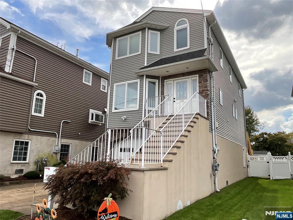 112 Tontine Avenue - Photo 2