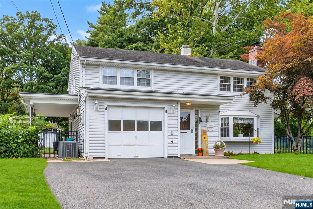 34 Salrit Avenue - Photo 1