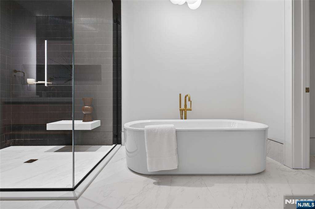 16-18 Paris Avenue #3 — photo 18