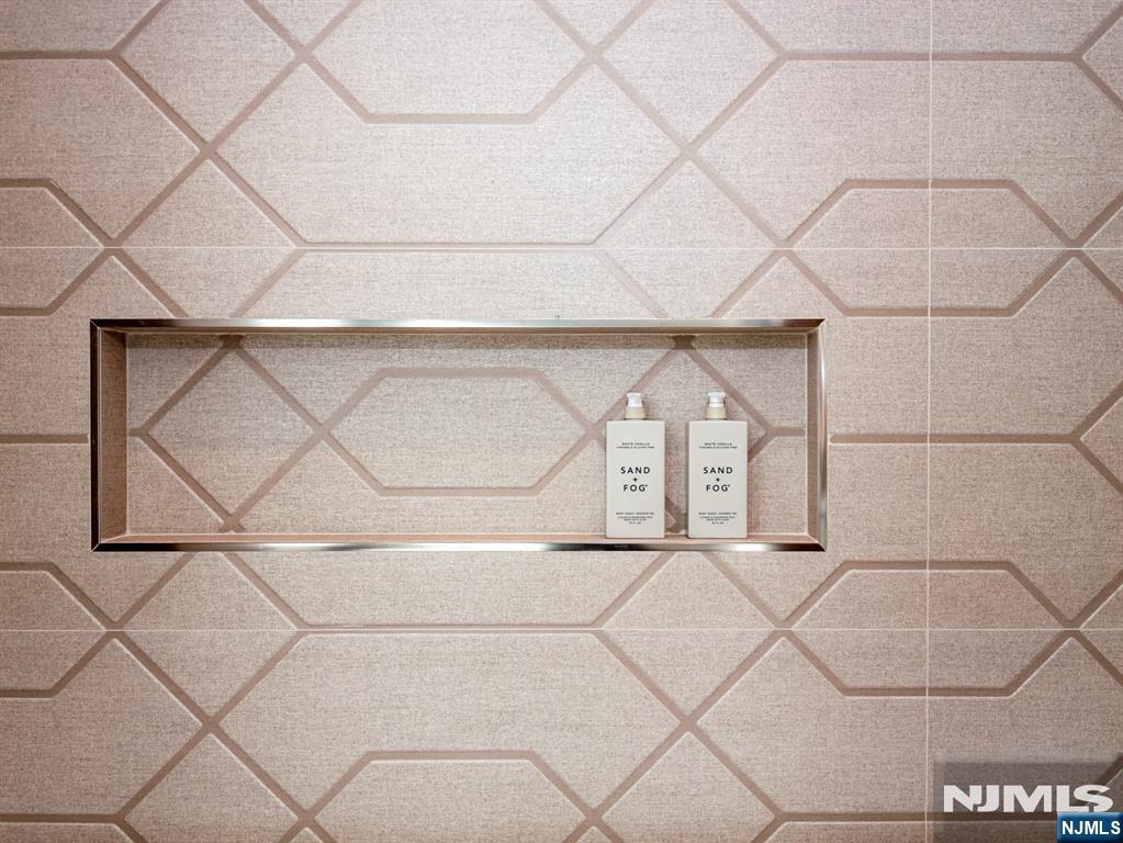 16-18 Paris Avenue #4 — photo 34