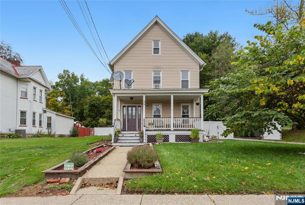39 Clinton Street - Photo 1