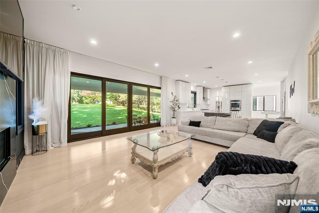 355 Summit Street — photo 11