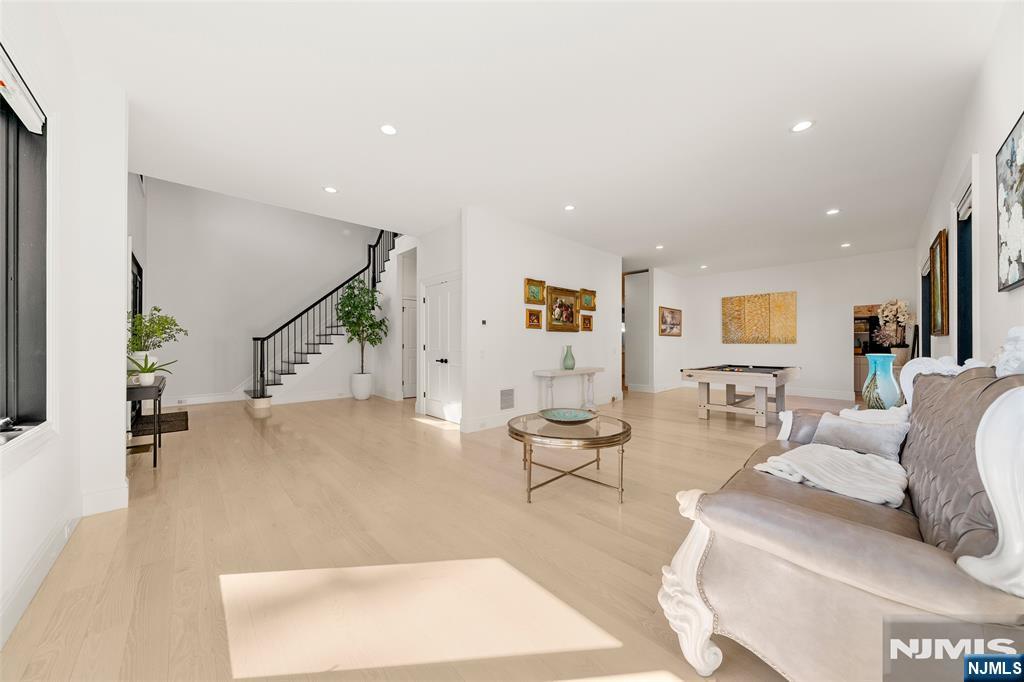 355 Summit Street — photo 13