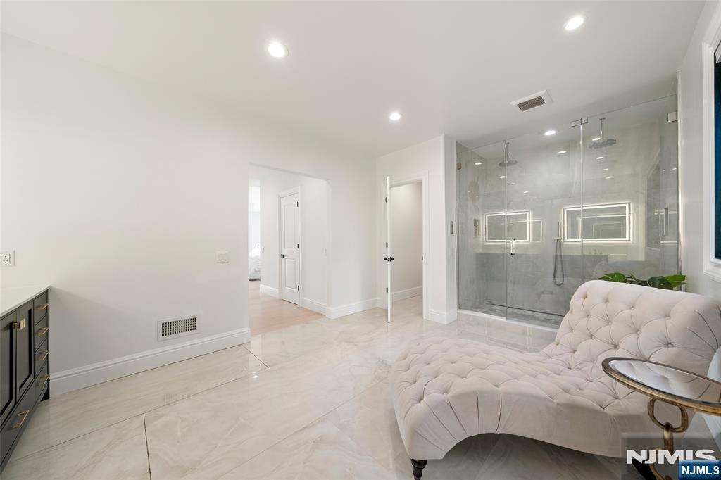 355 Summit Street — photo 23