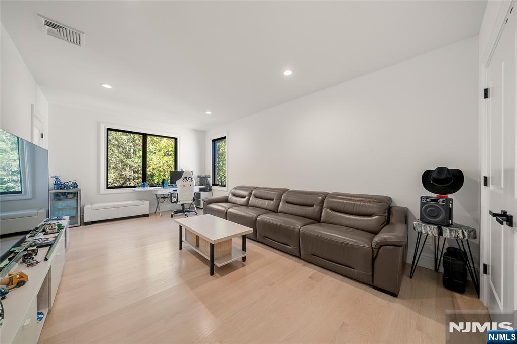 355 Summit Street — photo 29