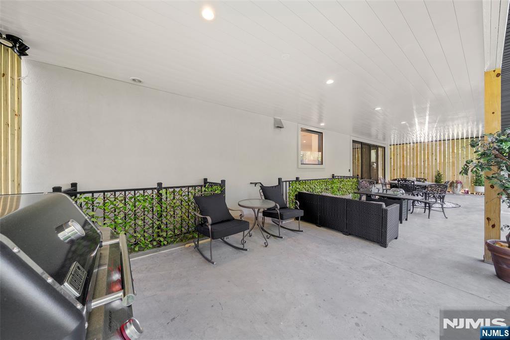 355 Summit Street — photo 39