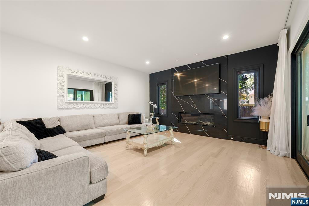 355 Summit Street — photo 9