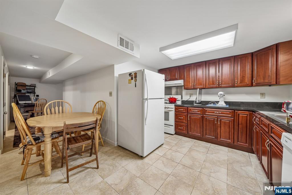 18 Gail Place