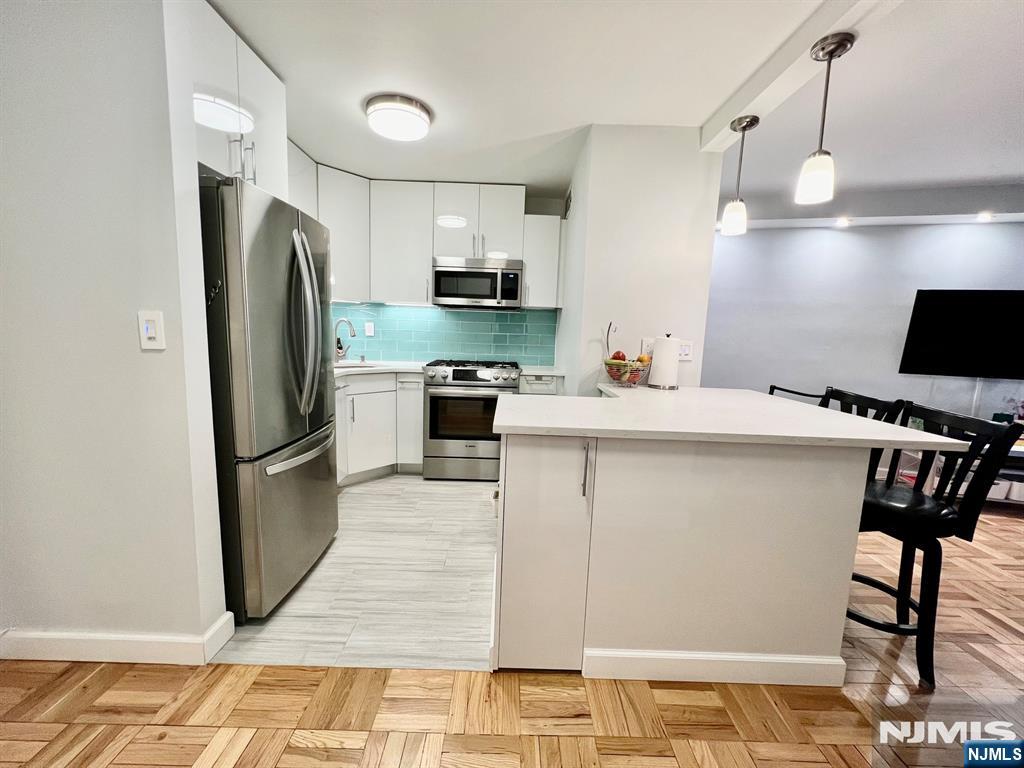 Photo 4 of House for sale at 2100 Linwood Ave #17E, Fort Lee, NJ 07024 | MLS# 26037283 | Listing updated on 2026-10-07