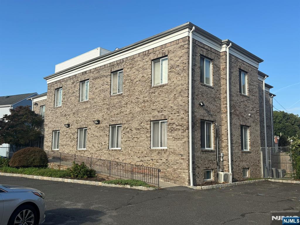 265 Broad Street - Photo 3