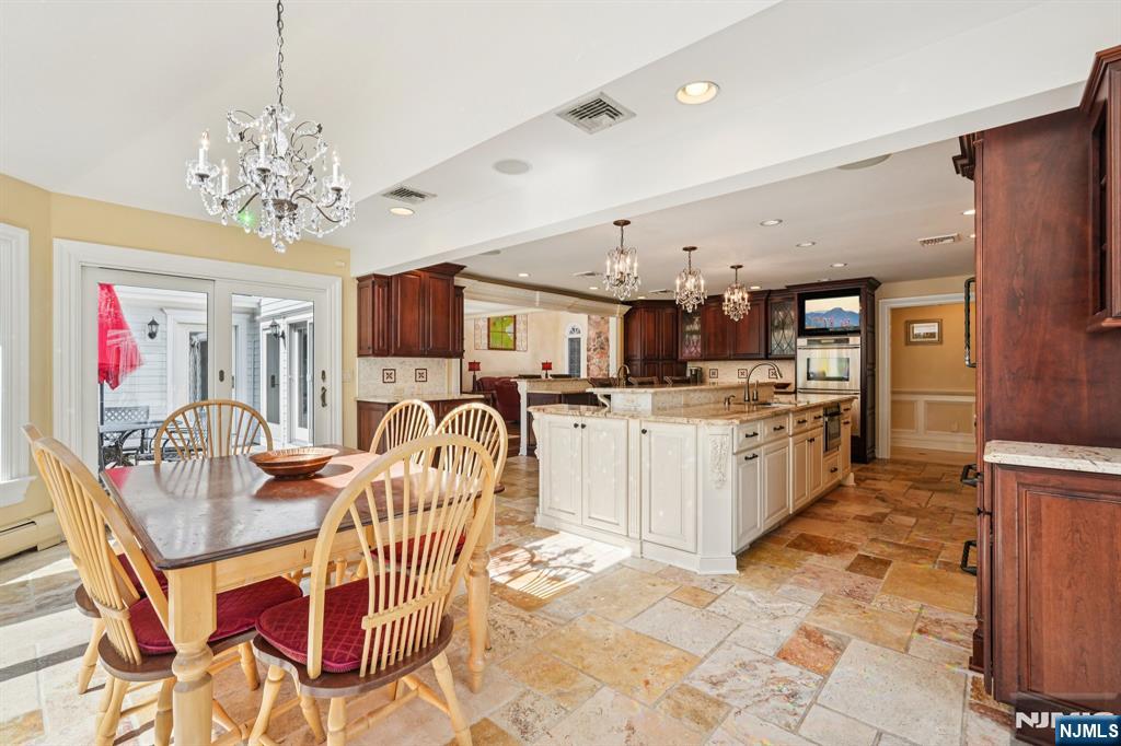 416 Devonshire Drive — photo 18
