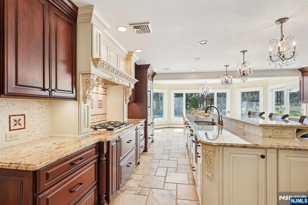416 Devonshire Drive — photo 23