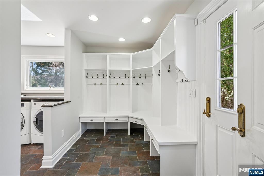 416 Devonshire Drive — photo 27