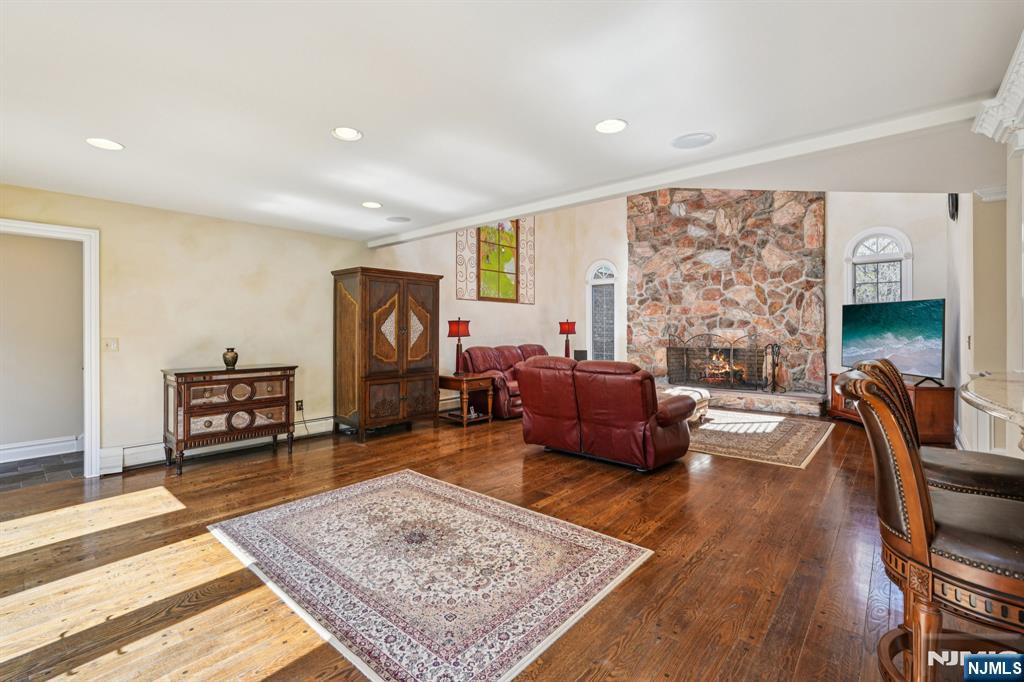 416 Devonshire Drive — photo 10