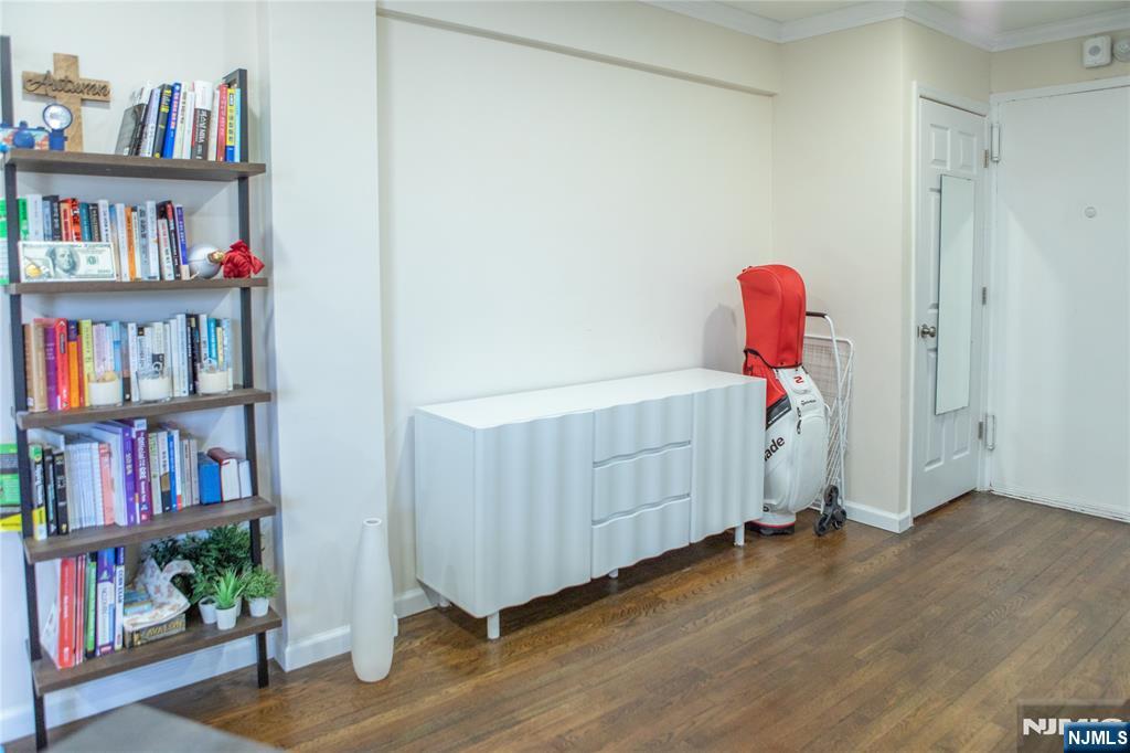 3060 Edwin Avenue 2C - Photo 4