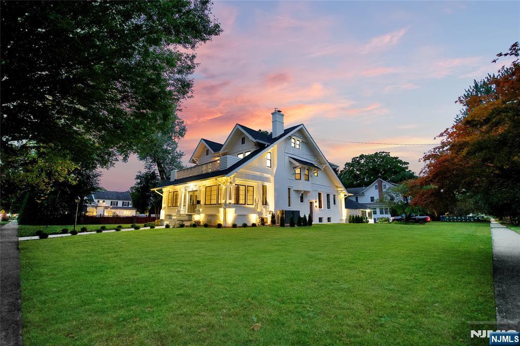 Photo 2 of Single family home for sale at 555 Mountain Ave, Westfield, NJ 07090 | MLS# 26037298 | Listing updated on 2026-10-07
