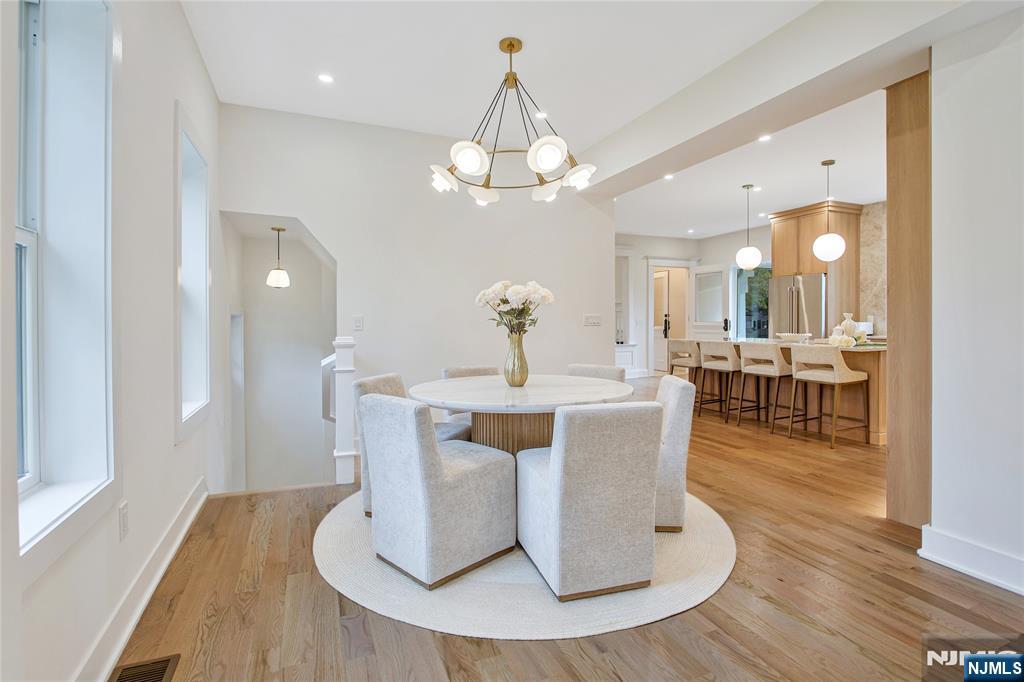 555 Mountain Avenue — photo 11