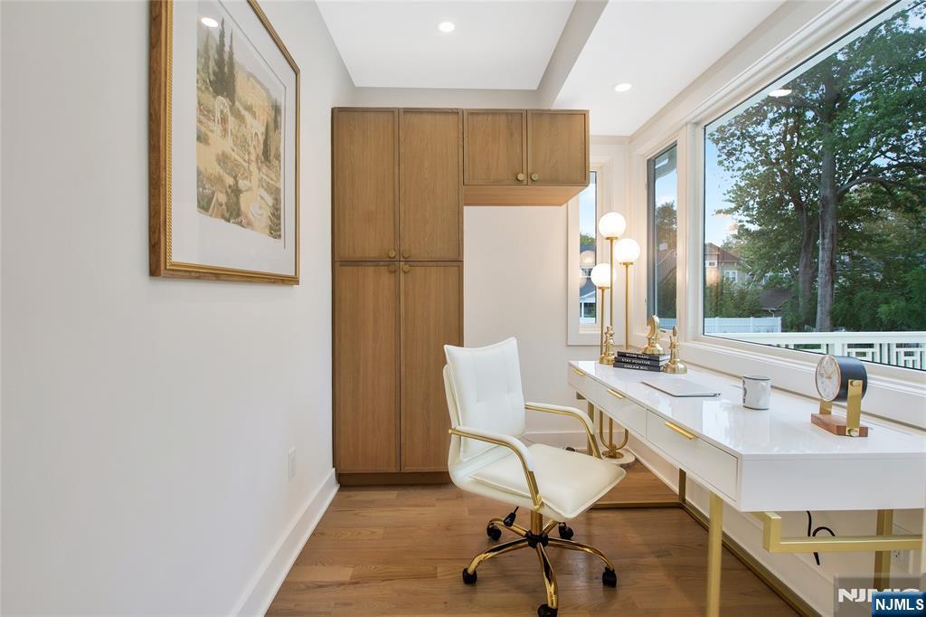 555 Mountain Avenue — photo 12