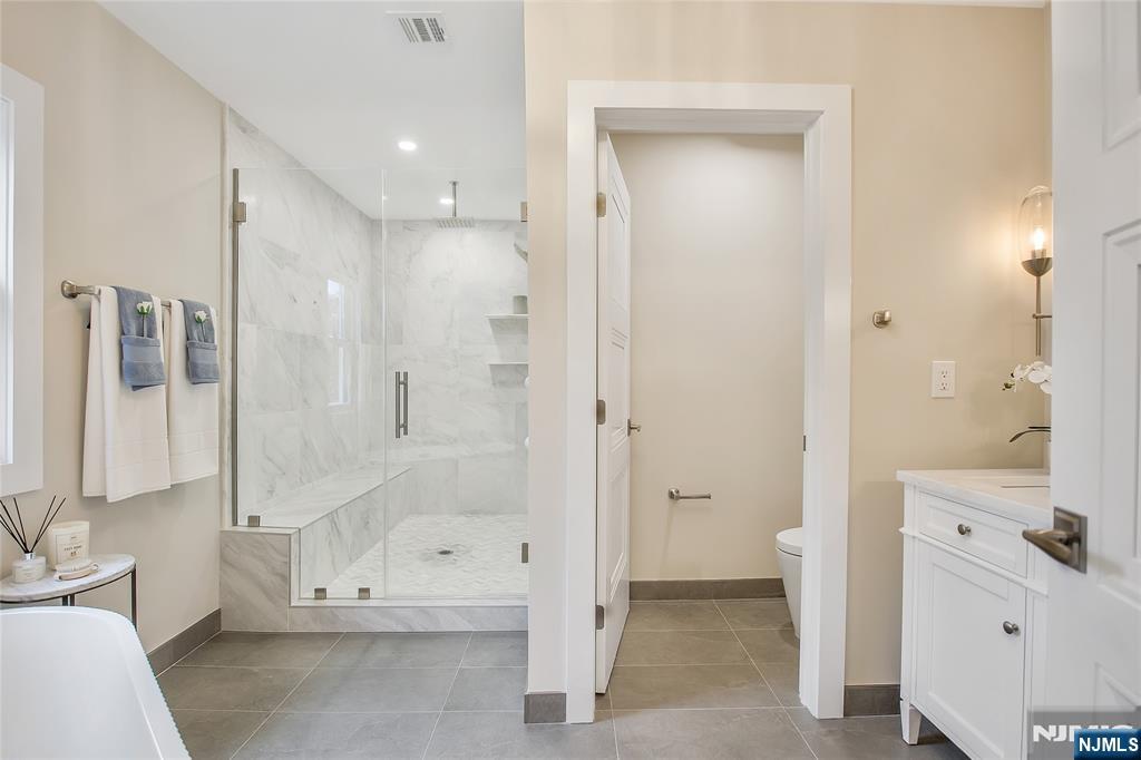 555 Mountain Avenue — photo 18