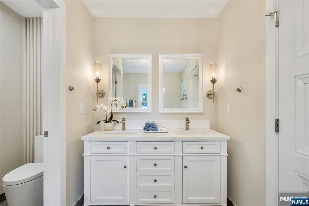 555 Mountain Avenue — photo 20