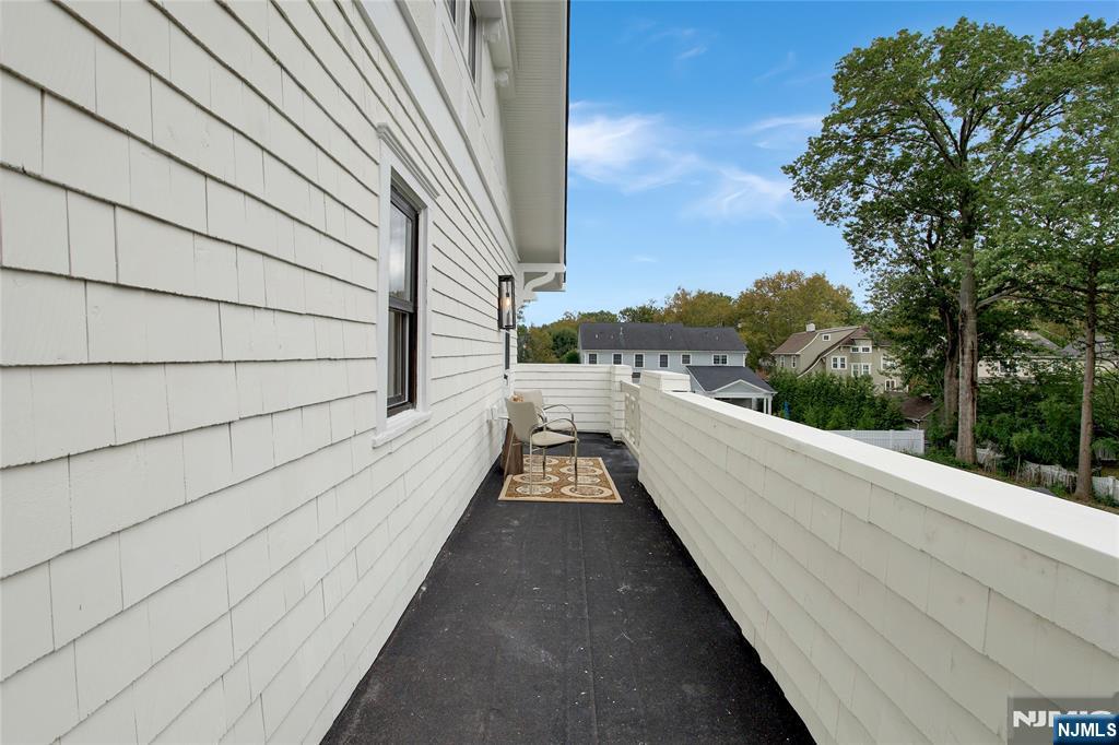 555 Mountain Avenue — photo 25