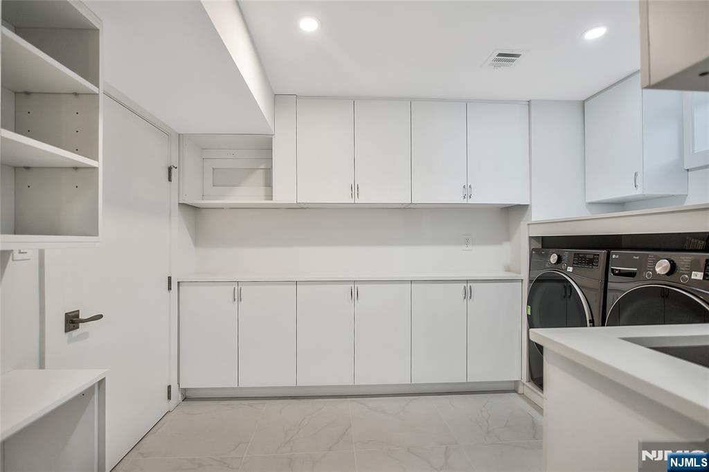 555 Mountain Avenue — photo 39