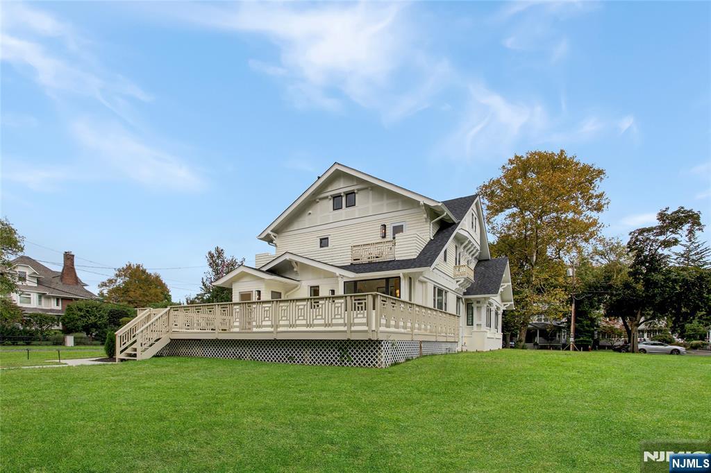 555 Mountain Avenue — photo 43