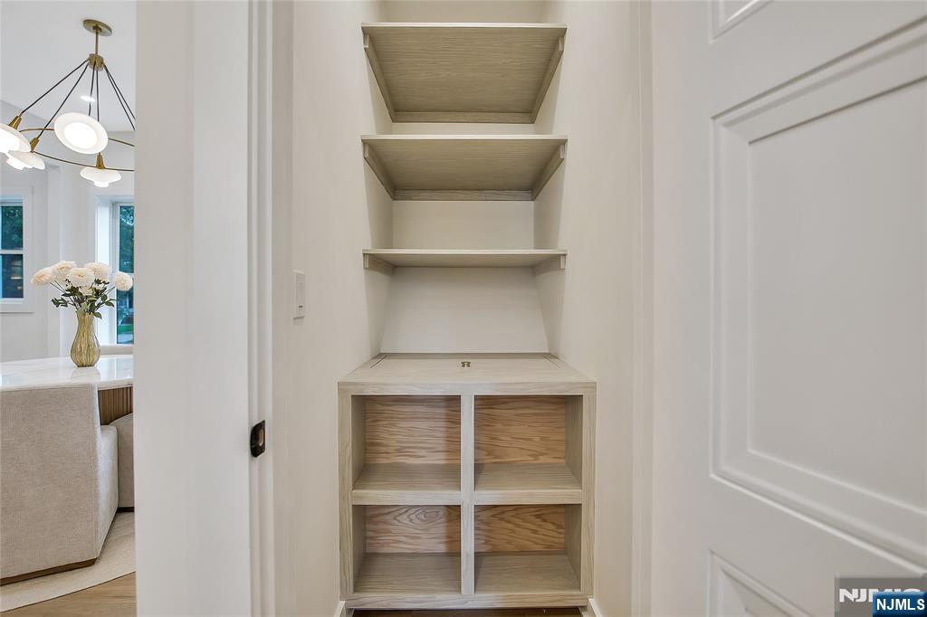 555 Mountain Avenue — photo 9