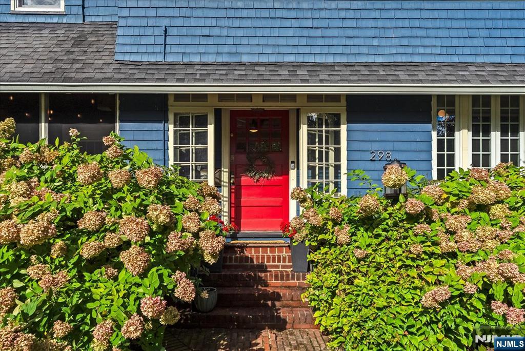 298 Ridgewood Avenue - Photo 3