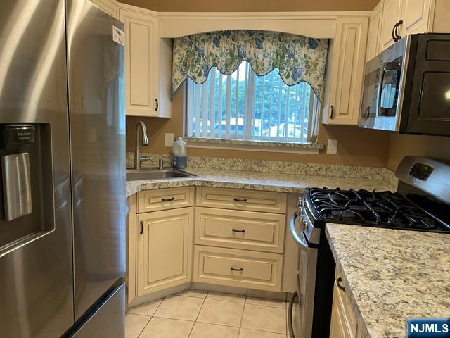602 Brittany Drive - Photo 2