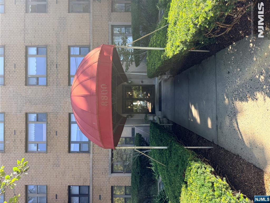 8800 Boulevard 6K - Photo 1