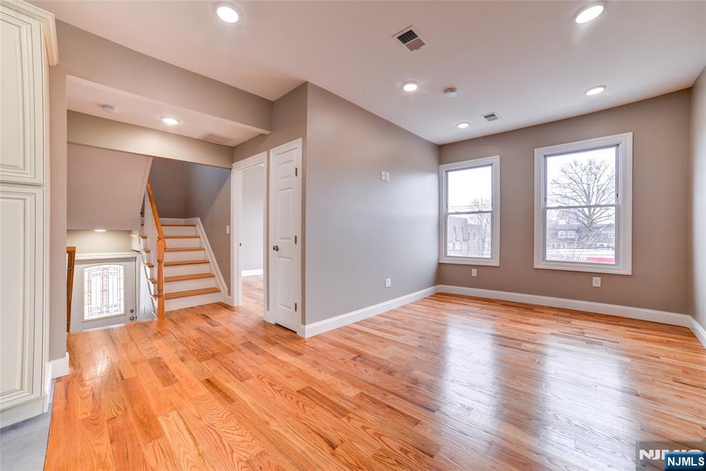 793 Kearny Avenue 2 - Photo 3