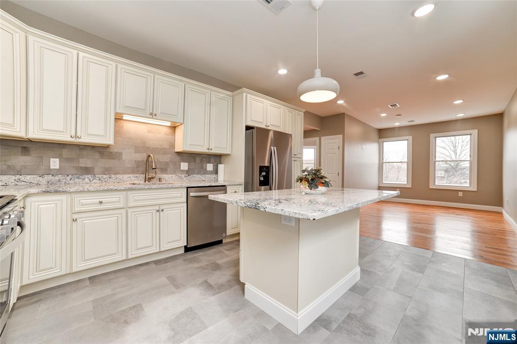 793 Kearny Avenue 2 - Photo 5